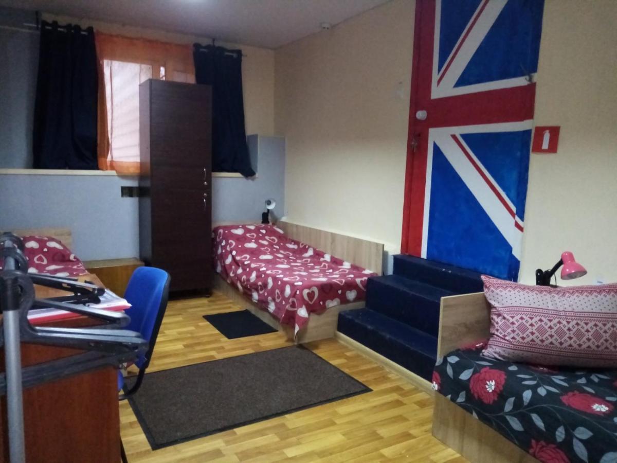 Нау Гостиница Kiev Exteriör bild